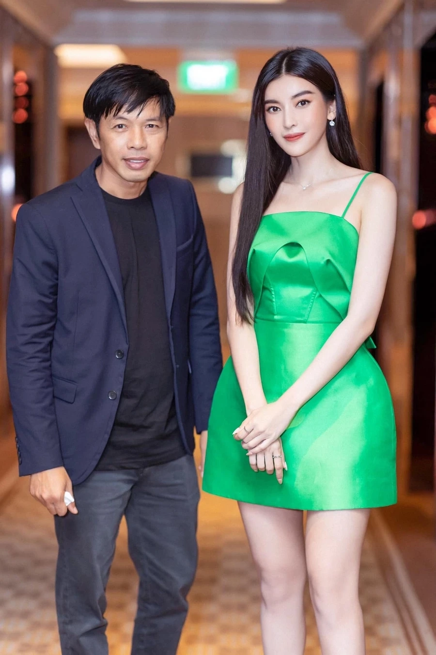 Cao Thái Hà bikini tự tin khoe vẻ đẹp cuốn hút.