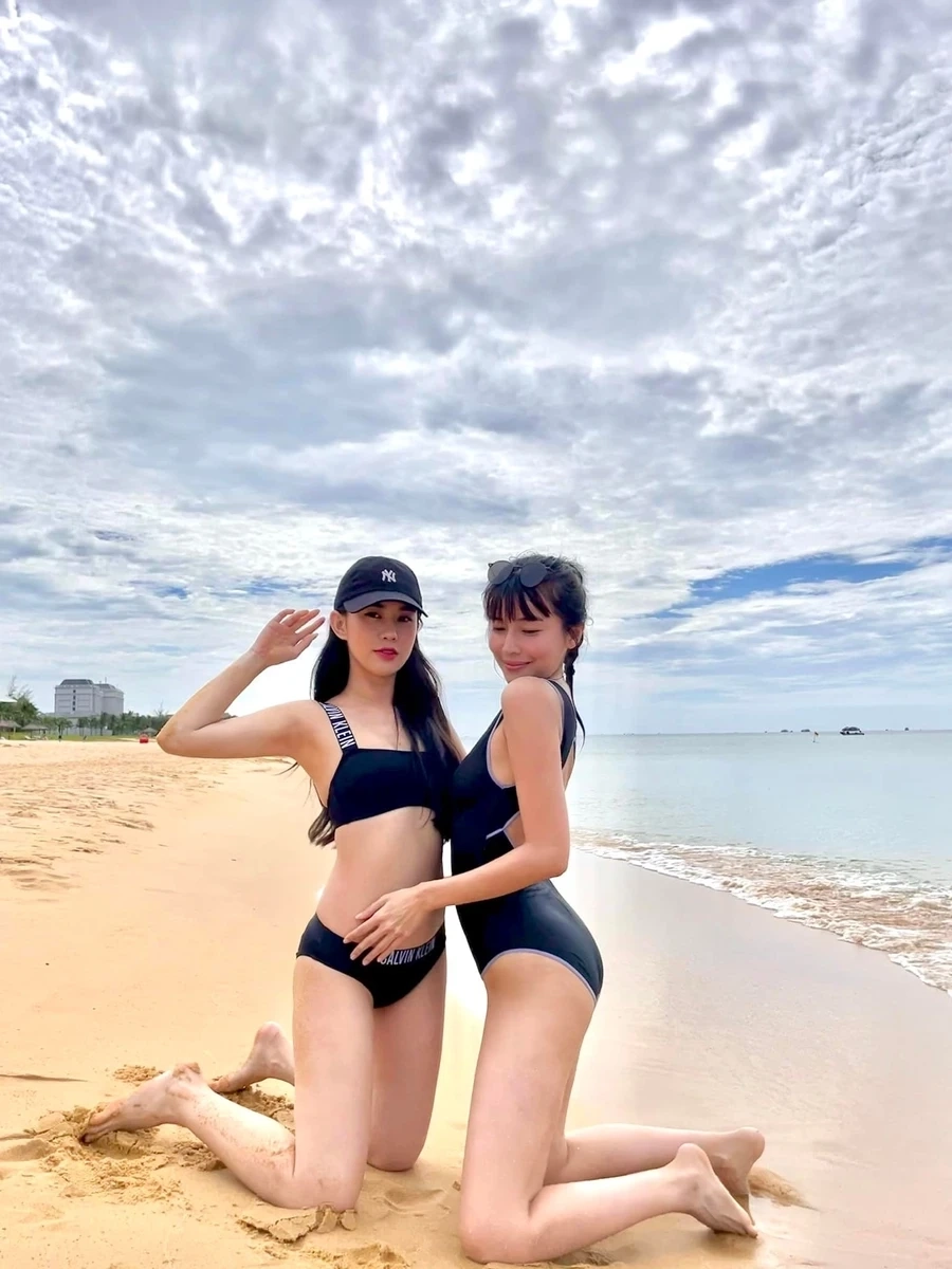 Cao Thái Hà và chồng là chủ đề được nhiều người bàn luận.
