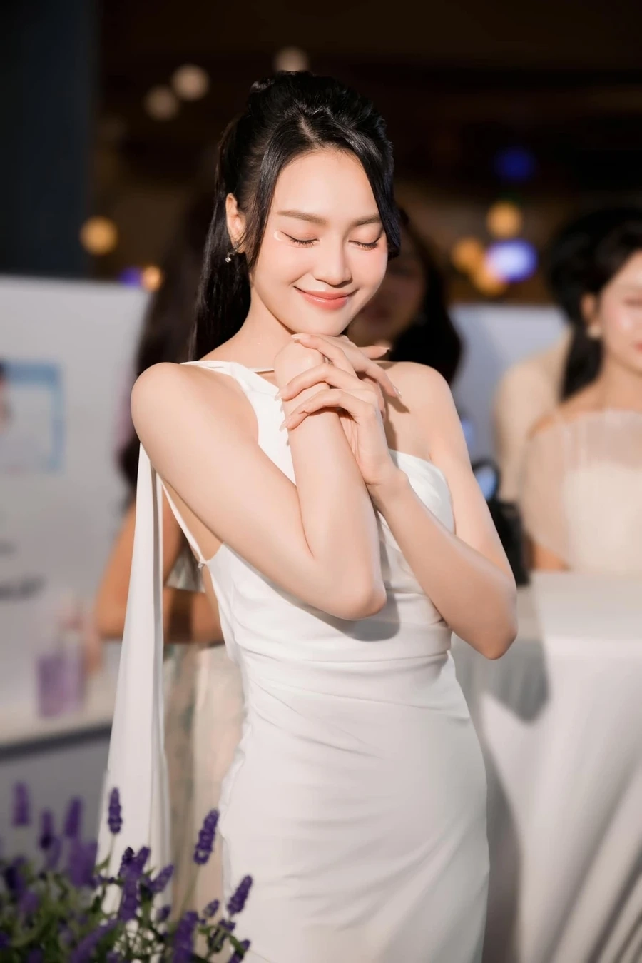 Ảnh bikini Ninh Dương Lan Ngọc gây sốt cộng đồng mạng.