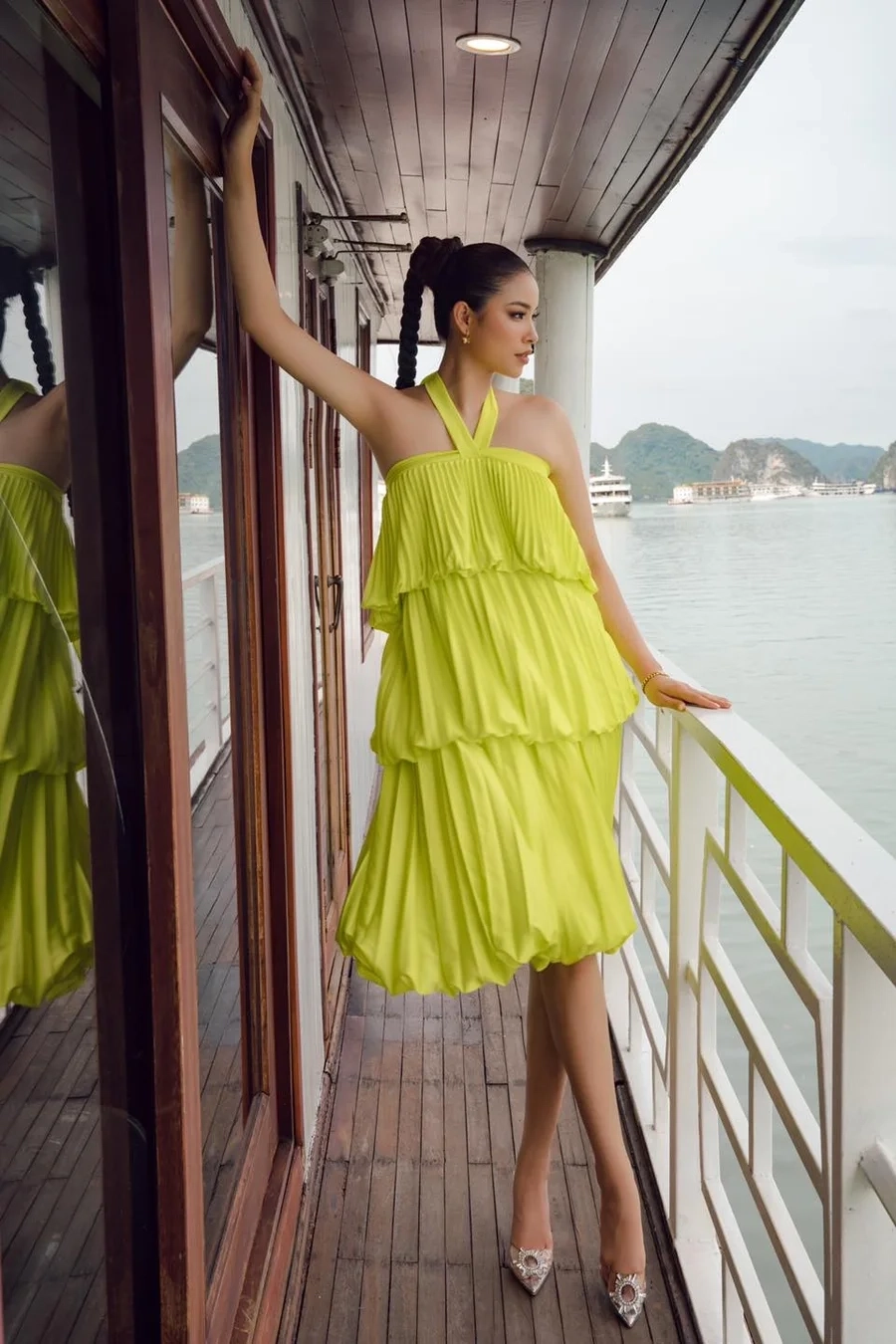 Tiểu sử Hoa hậu Phạm Hương đầy ấn tượng với hành trình từ người mẫu đến chiến thắng Miss Universe.