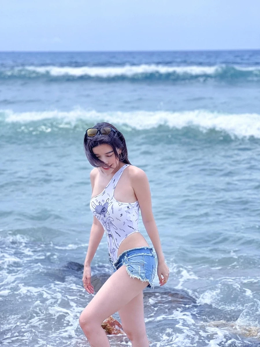 Cao Thái Hà sửa mũi và sự thay đổi ngoại hình gây chú ý.