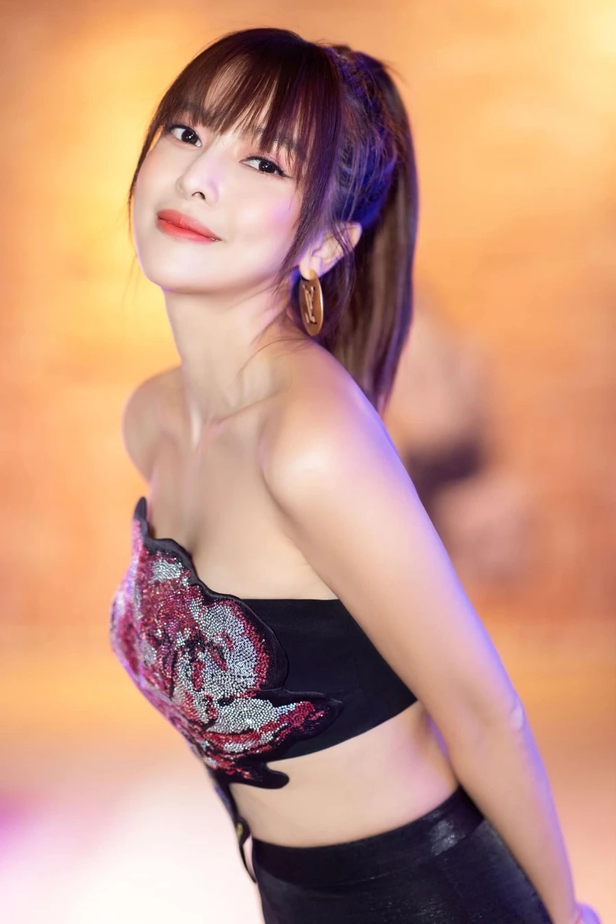 Hình ảnh Cao Thái Hà được yêu thích trên mạng xã hội.