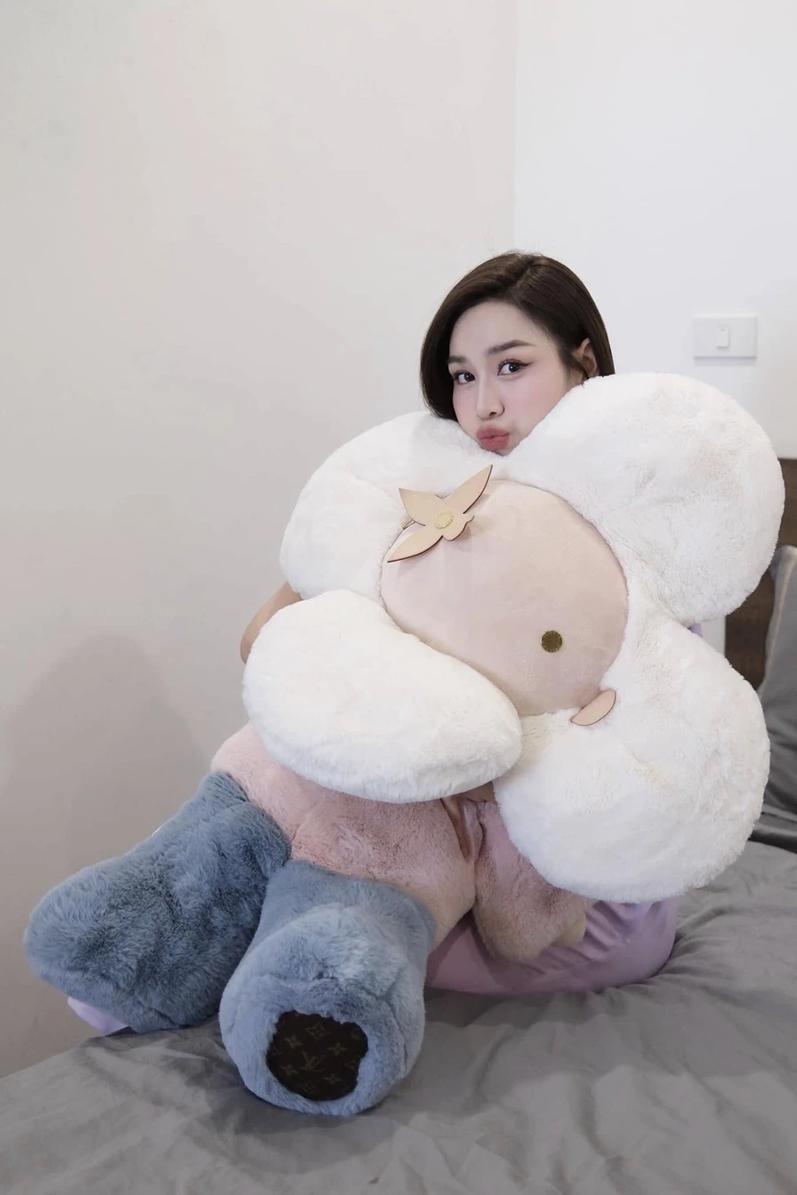 Đỗ Thị Hà thi Miss World tạo dấu ấn với sự duyên dáng và tài năng nổi bật.