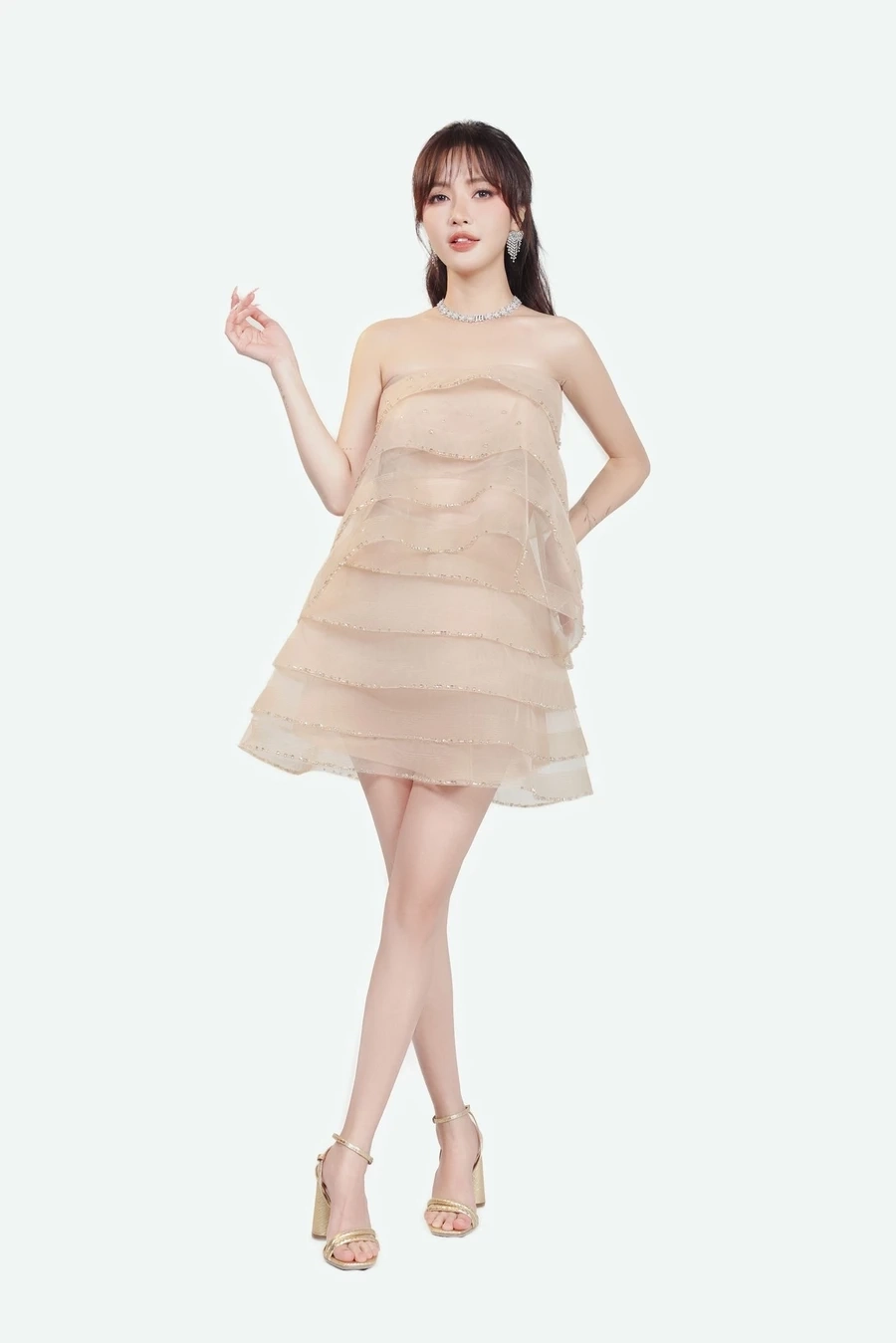 Nhạc bùa yêu là một trong những ca khúc nổi bật nhất.