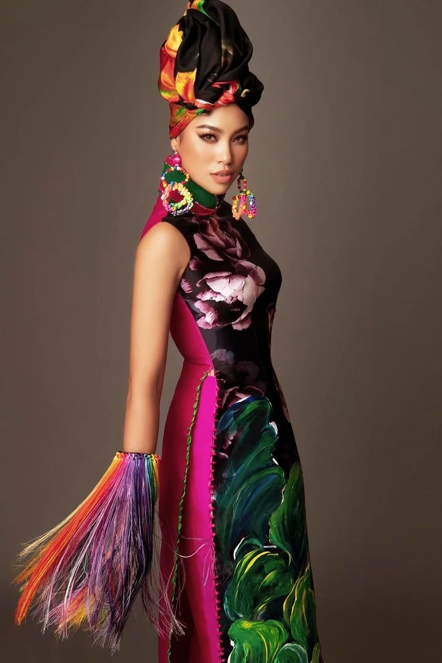 Phạm Hương 2015 là năm cô ghi dấu ấn mạnh mẽ, đánh dấu một bước ngoặt lớn trong sự nghiệp.