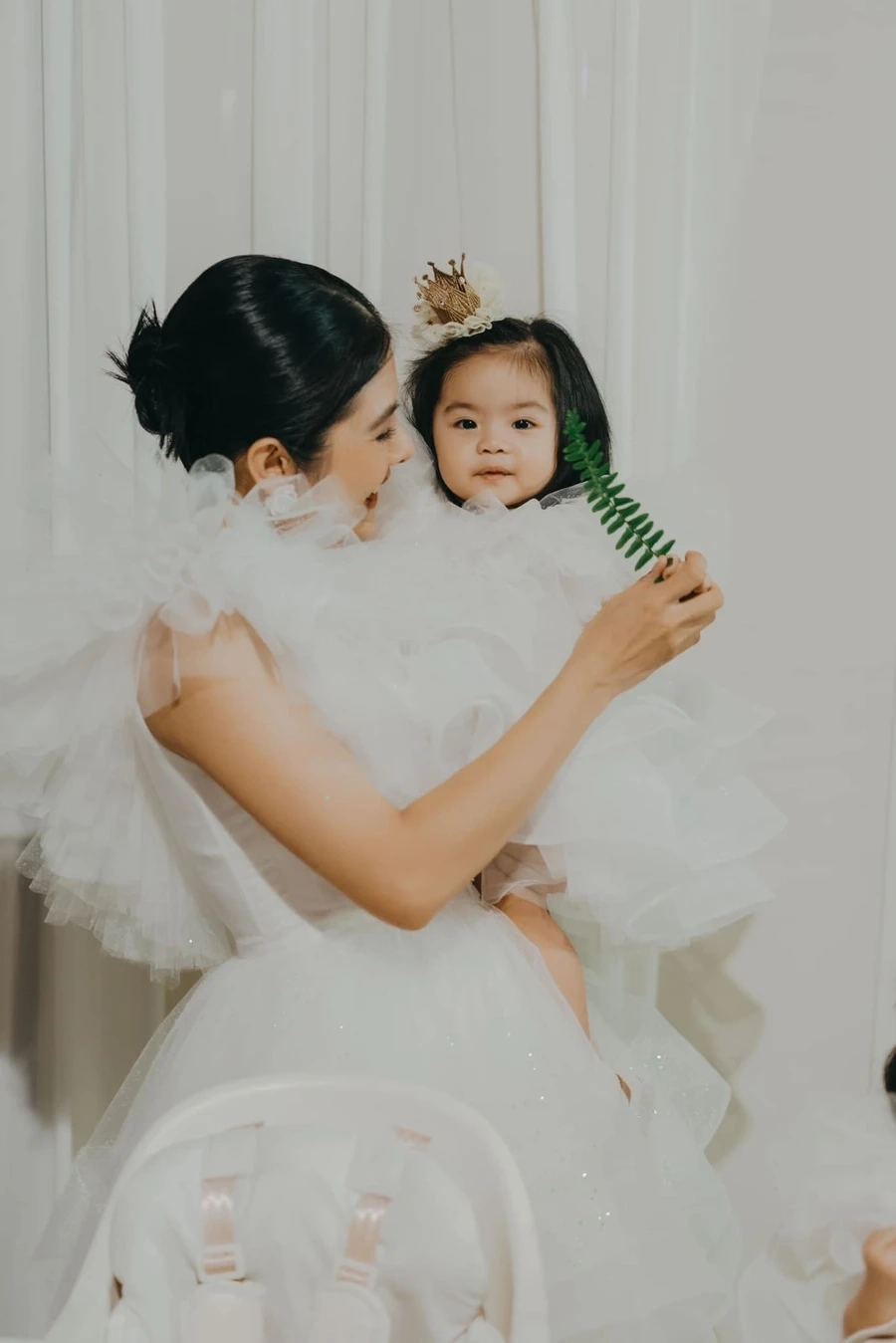 Chồng diễn viên Vân Trang là người bạn đời luôn đồng hành, chia sẻ mọi khoảnh khắc.