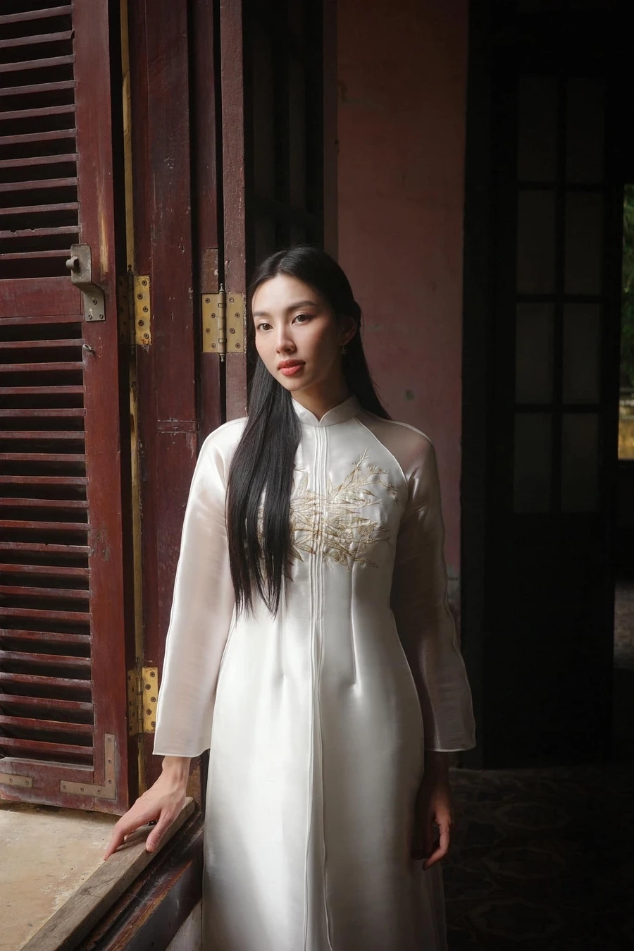 Nhan sắc nổi bật của hoa hậu hòa bình nguyễn thúc thùy tiên.