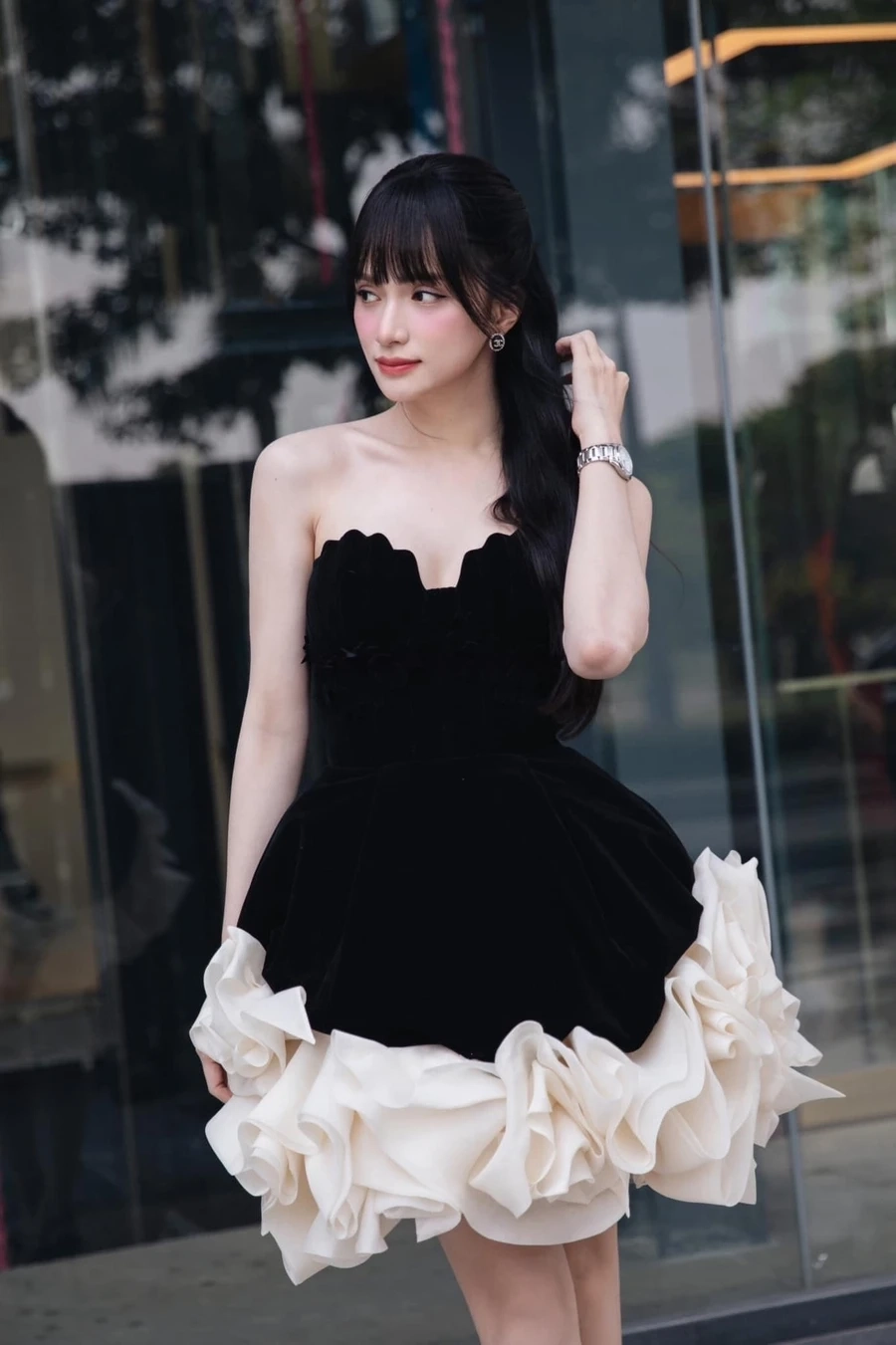 Hương Giang chuyển giới là hành trình vượt qua định kiến.