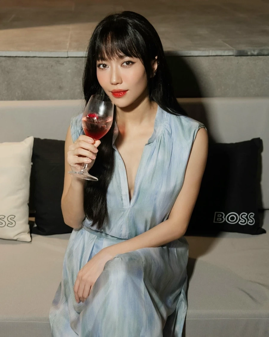 Diệu Nhi và Ngọc Trinh gắn bó trong những khoảnh khắc đời thường.