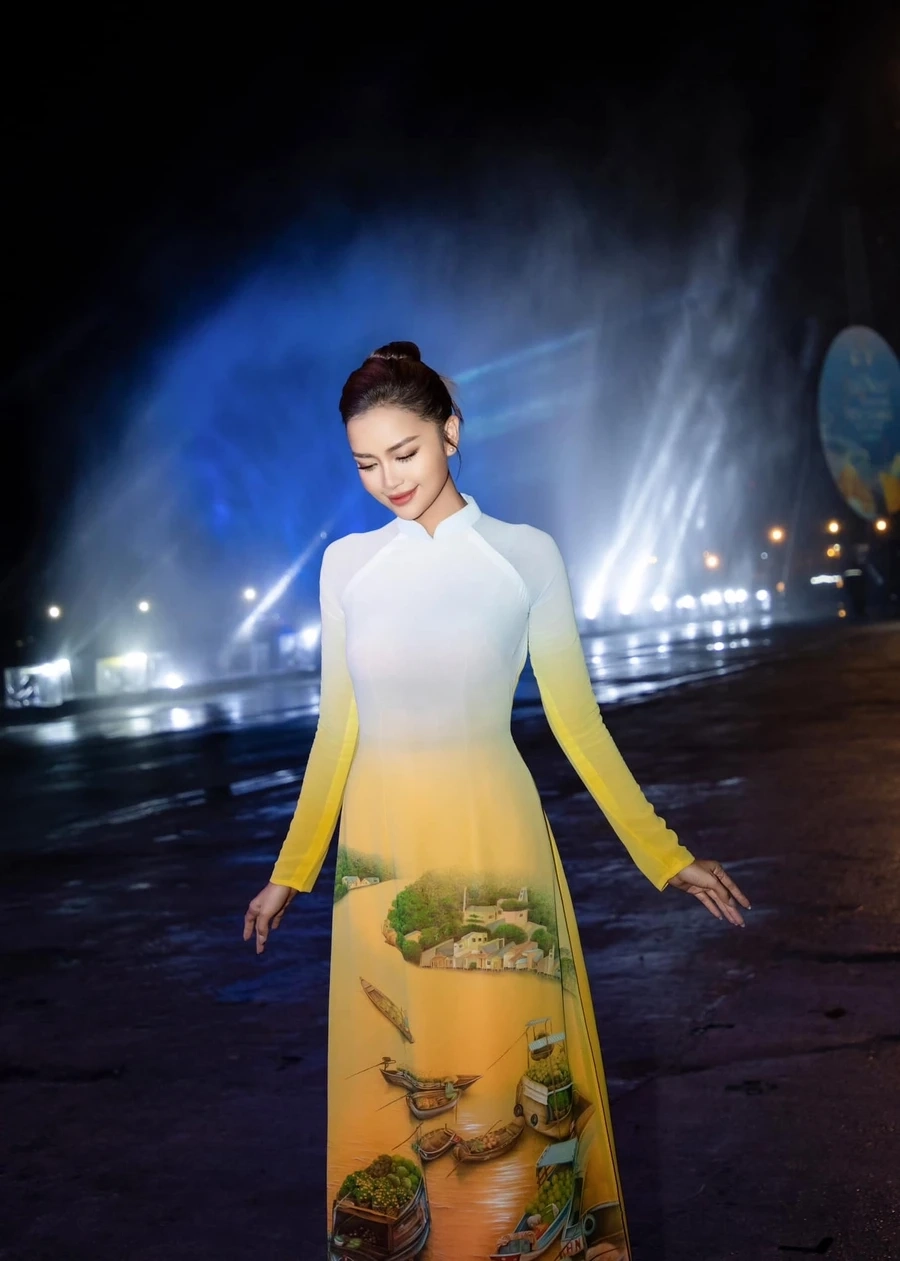 Bikini Ngọc Châu luôn là sự lựa chọn hoàn hảo để khoe thân hình gợi cảm.
