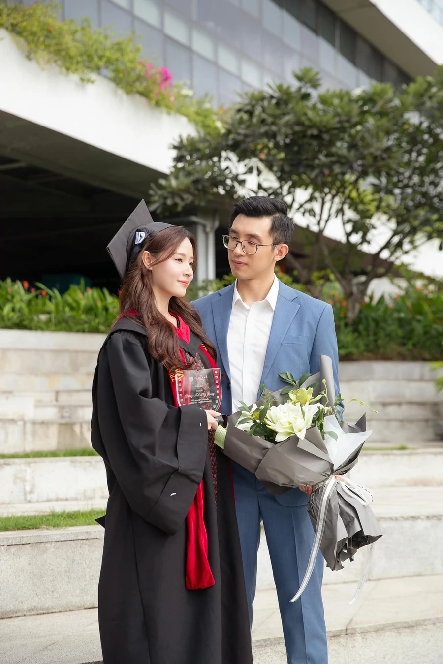 Chi Dân yêu Midu là chủ đề hot một thời gian dài.