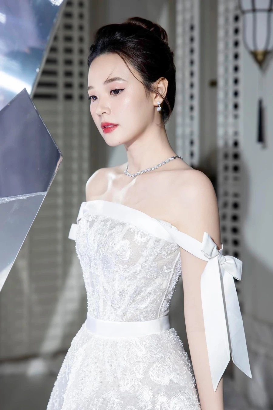 Midu cưới là điều người hâm mộ luôn mong đợi.