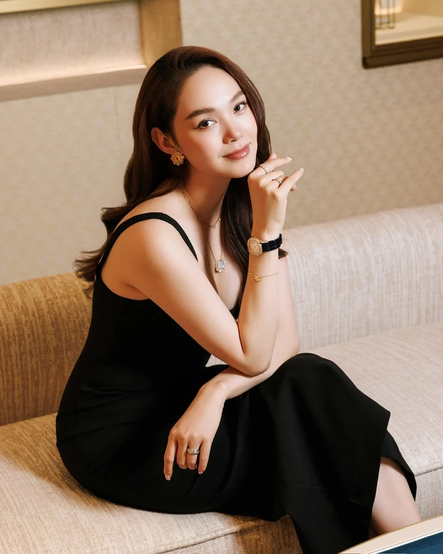Minh Hằng làm đám cưới khiến truyền thông và fan háo hức.
