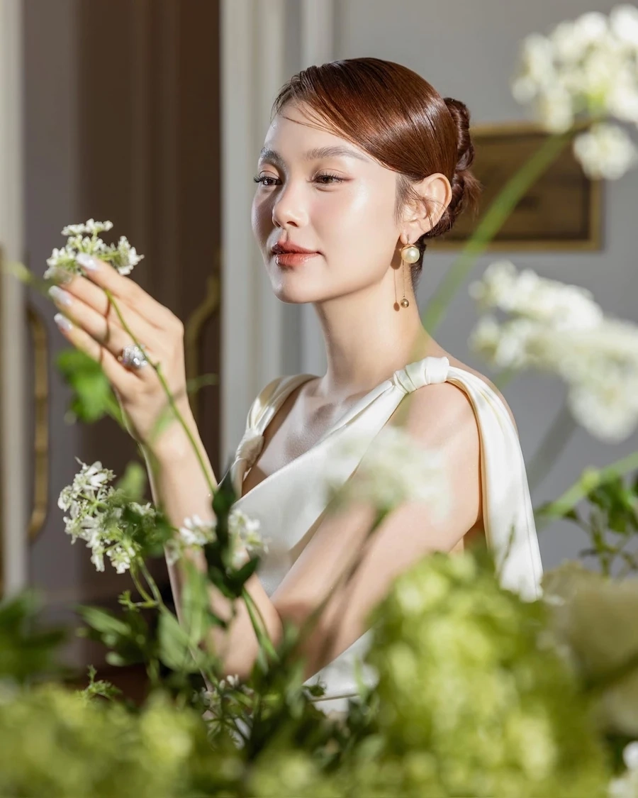 Diệu Nhi trong đám cưới Minh Hằng tạo không khí vui nhộn.