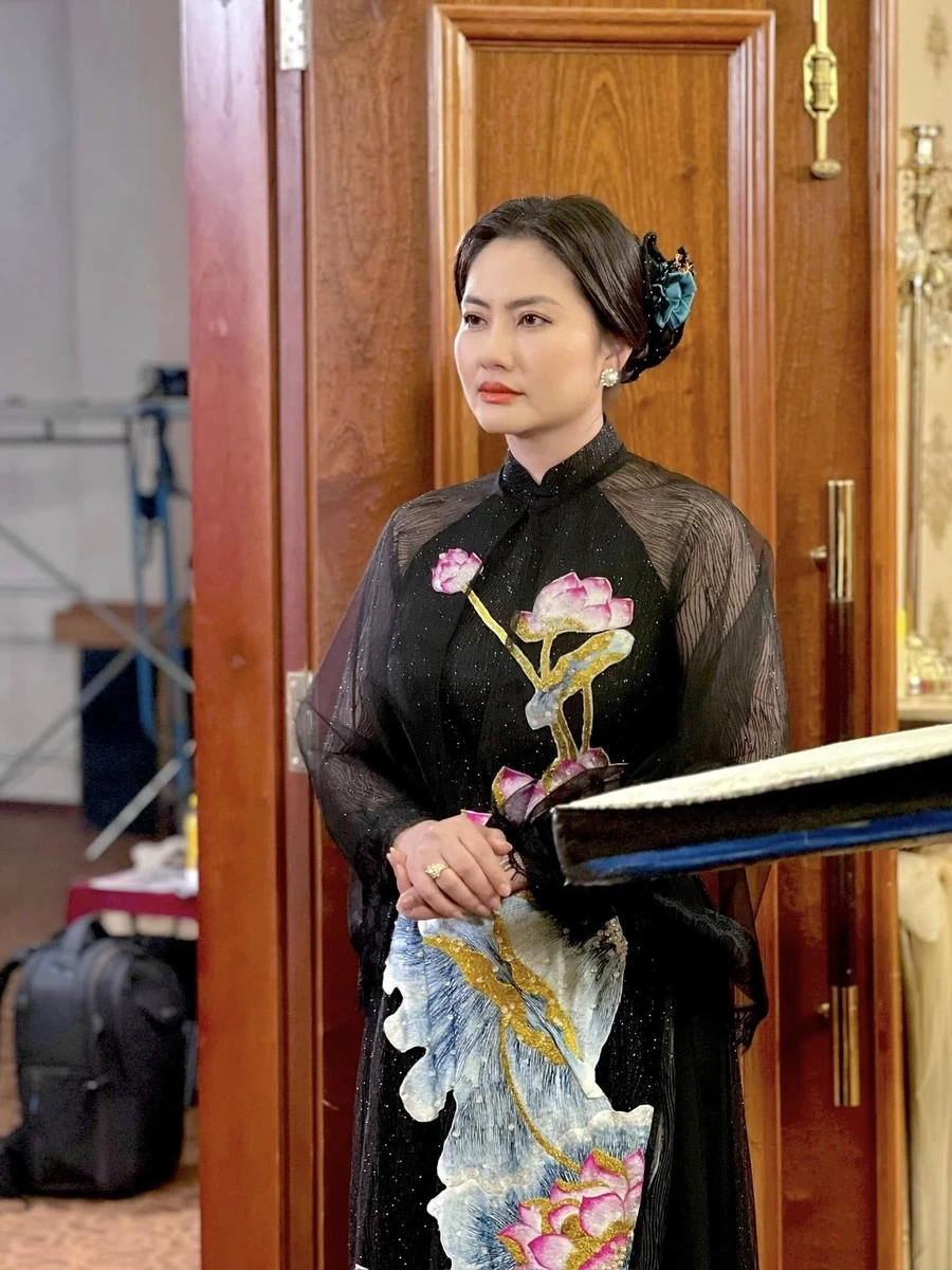 Tiểu sử Ngoc Lan là chủ đề thu hút sự chú ý từ cộng đồng.