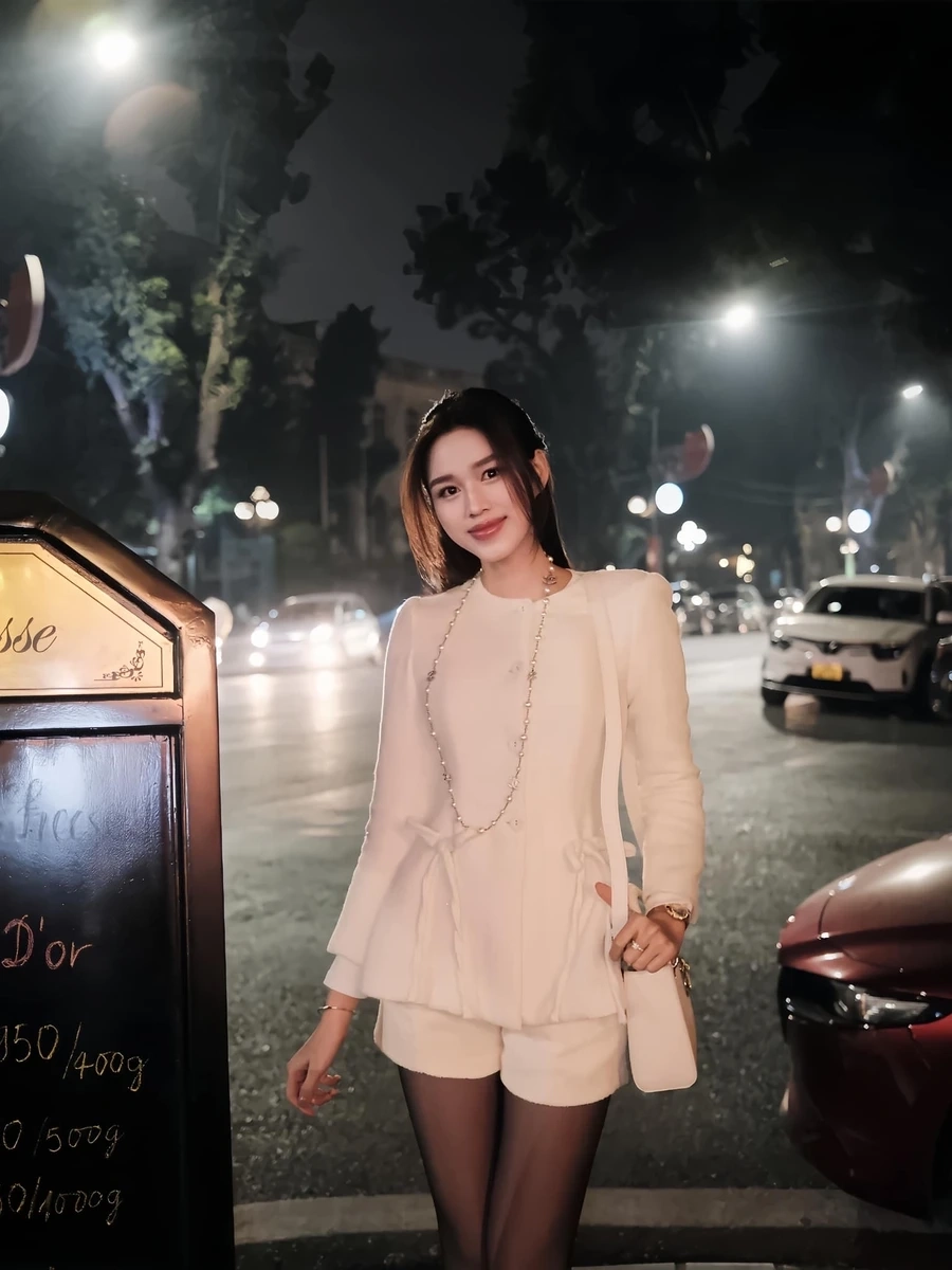 Đỗ Thị Hà đăng quang hoa hậu là sự công nhận xứng đáng cho tài năng và nhan sắc.