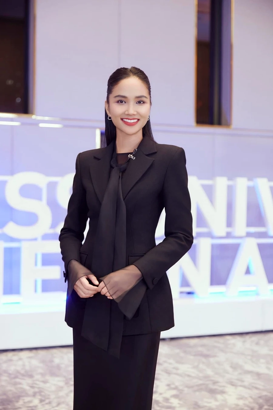 Hennie hoa hậu hoàn vũ thế giới mang lại niềm tự hào cho Việt Nam.