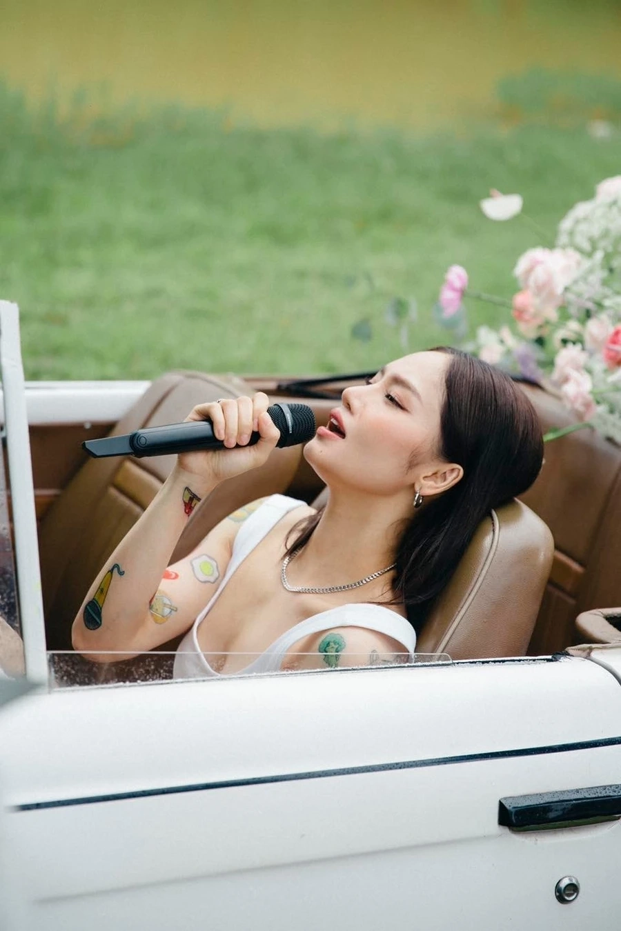 Bài hát của Miu Lê luôn mang màu sắc riêng biệt và đầy cảm xúc.