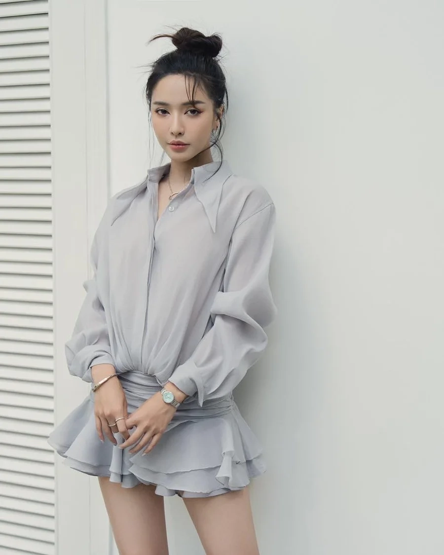 Bích Phương bùa yêu với giai điệu đầy ma mị.