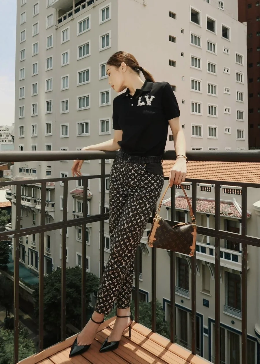 Hoa hậu Nguyễn Cao Kỳ Duyên sexy mang lại những khoảnh khắc ấn tượng với vẻ đẹp quyến rũ.