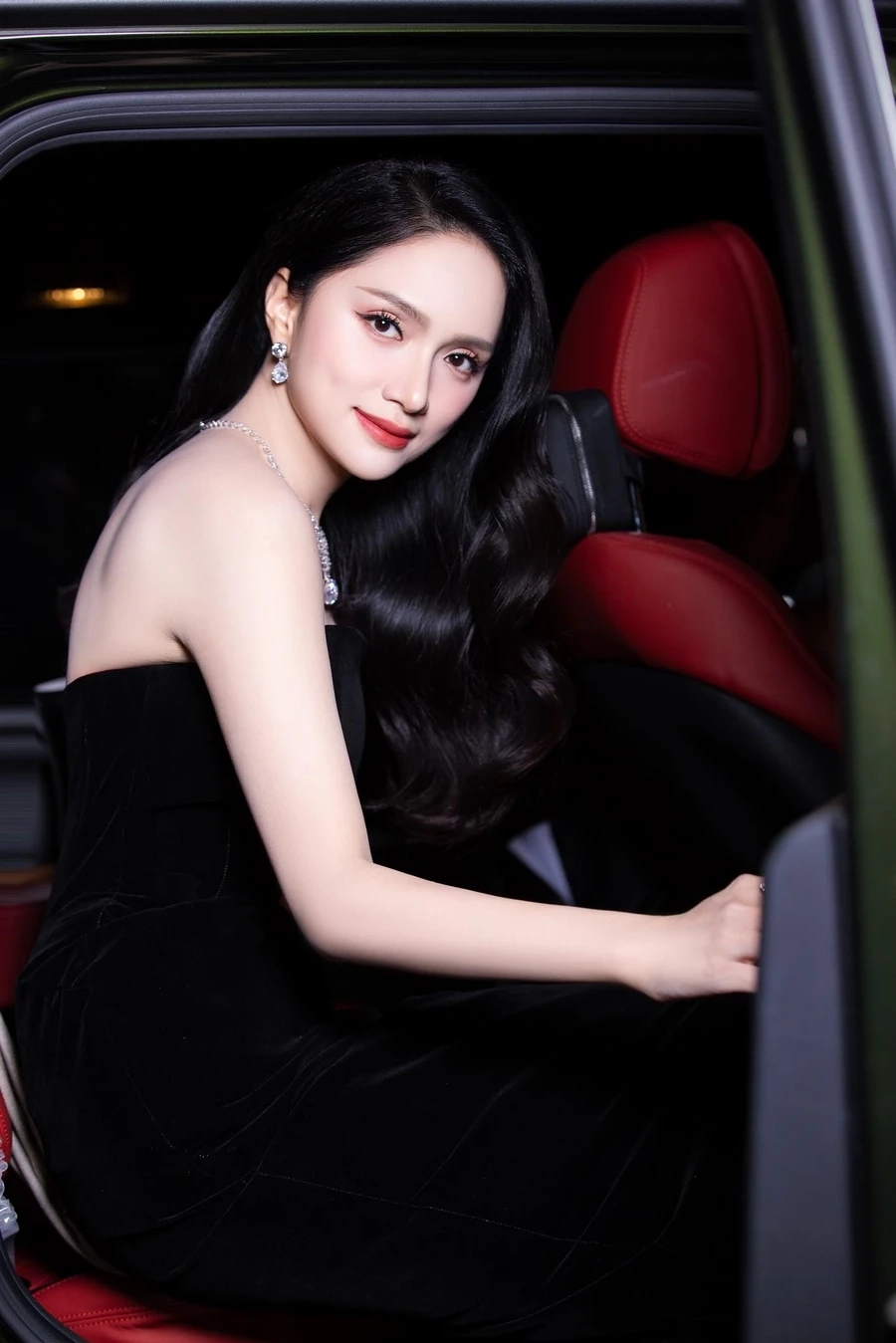 Hương Giang sinh năm bao nhiêu luôn là câu hỏi fan yêu thích tìm hiểu.