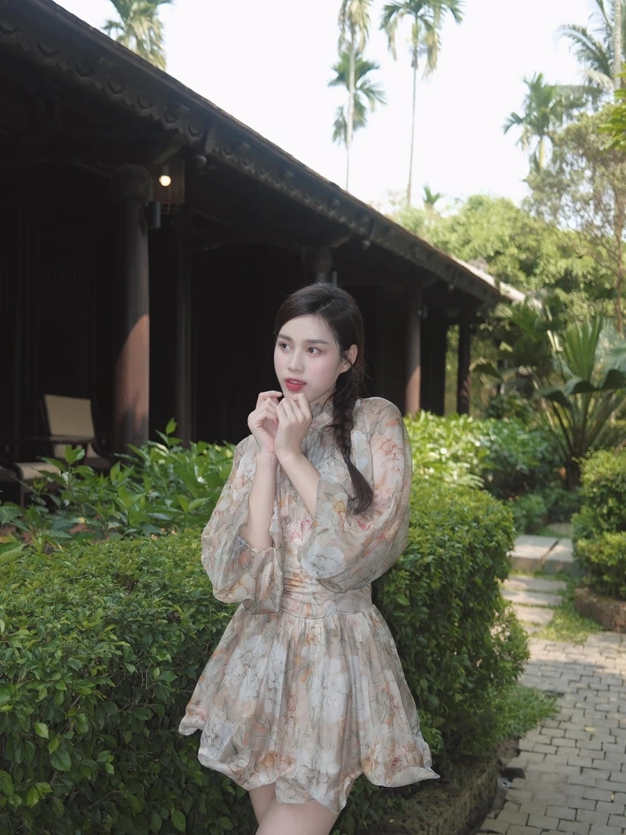 Đỗ Thị Hà Miss Universe mang đến ấn tượng mạnh mẽ với nét đẹp nổi bật.