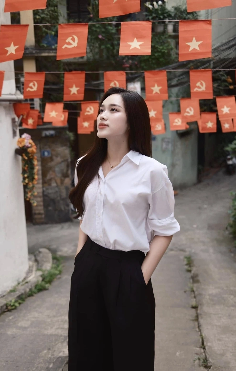 Hoa hậu Đỗ Thị Hà thi Miss World mang đến sự tự tin và quyến rũ.