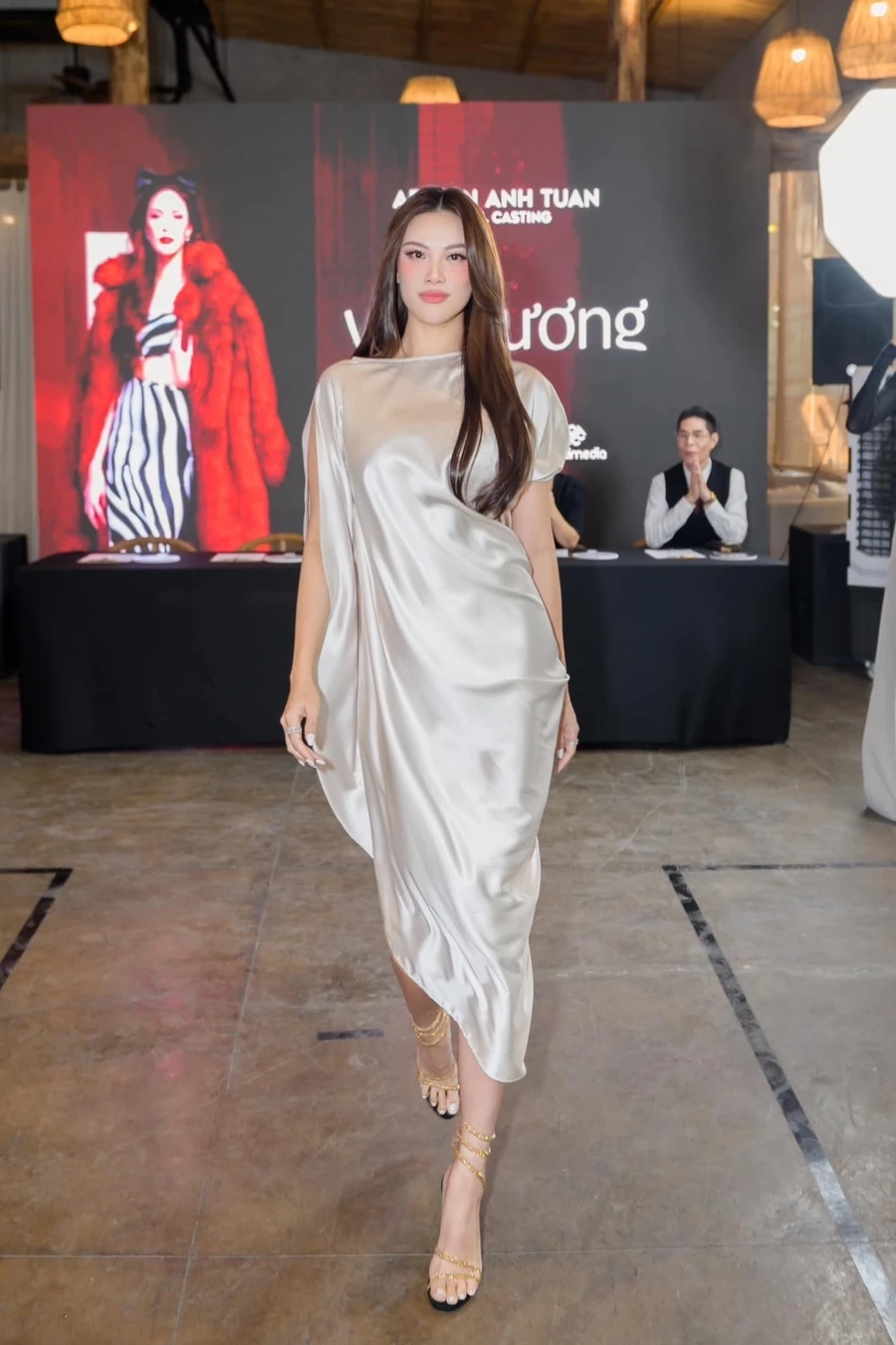 Vương miện của Á hậu Kim Duyên là minh chứng cho tài năng và nỗ lực vượt bậc.