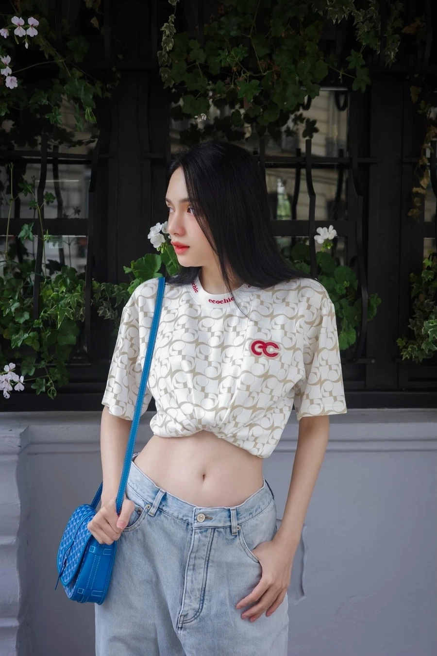 Gi Gi Hương Giang thu hút với phong cách thời trang đẳng cấp.