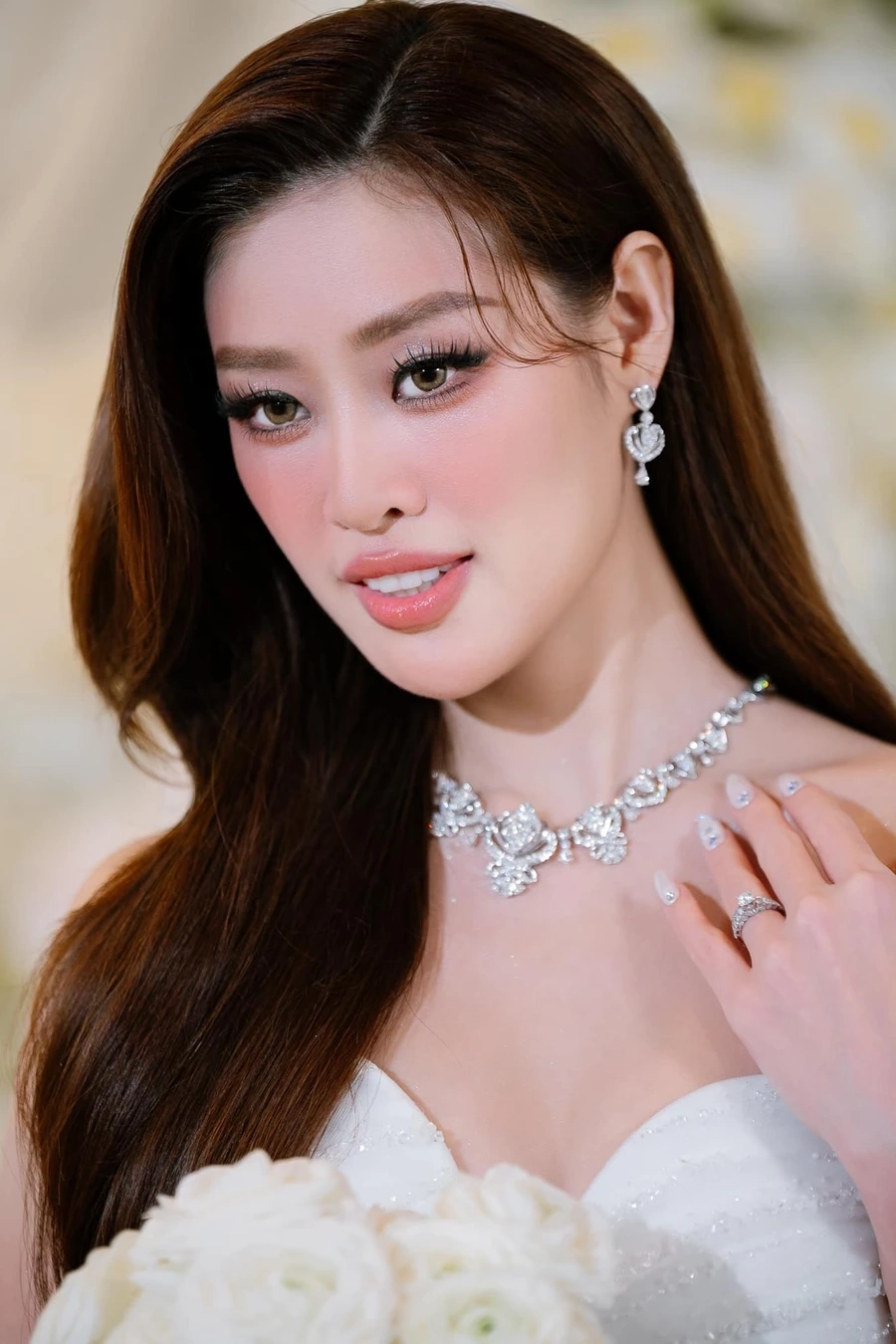 Khánh Vân Hoa hậu Hoàn Vũ là một trong những người đẹp được yêu thích nhất tại cuộc thi.