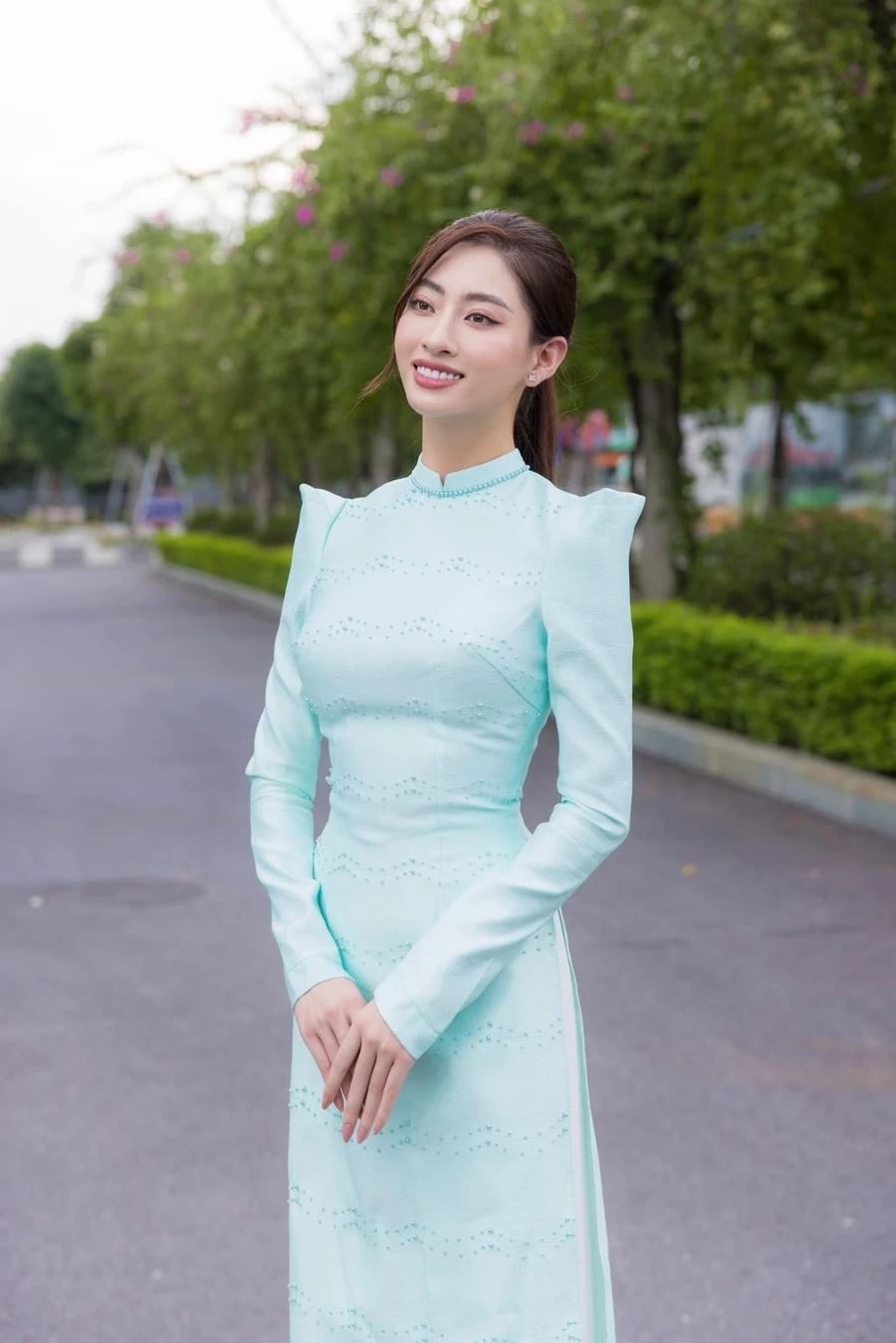 Hoa hậu Lương Thùy Linh tiểu sử đầy ấn tượng, với hành trình từ người mẫu đến ngôi vị Hoa hậu Việt Nam.