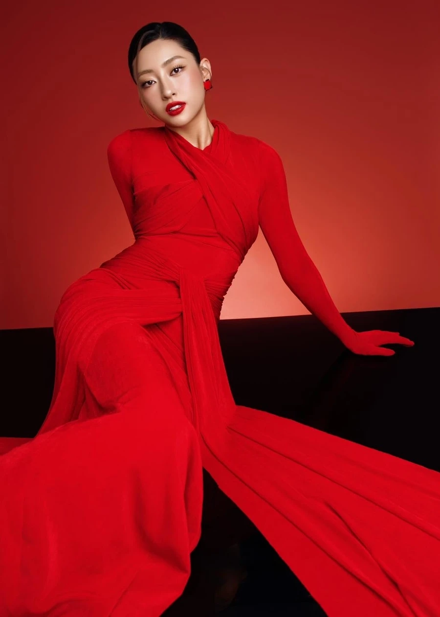 Lương Thùy Linh Facebook luôn là nơi cô cập nhật những hình ảnh và thông tin mới nhất đến fan hâm mộ.