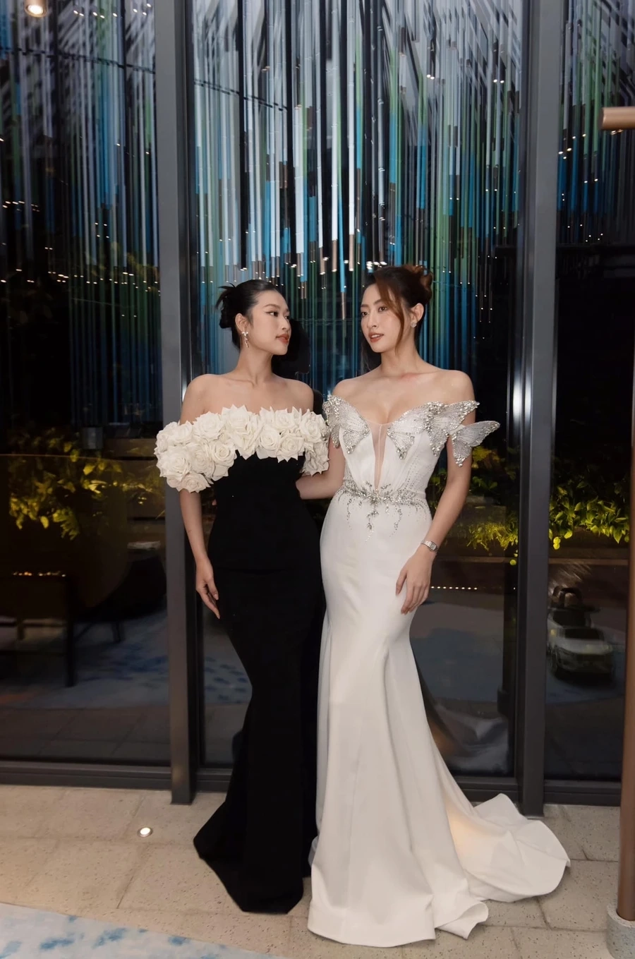 Hoa hậu chân dài 1m22 Lương Thùy Linh khiến ai cũng phải ngưỡng mộ vì chiều cao ấn tượng.