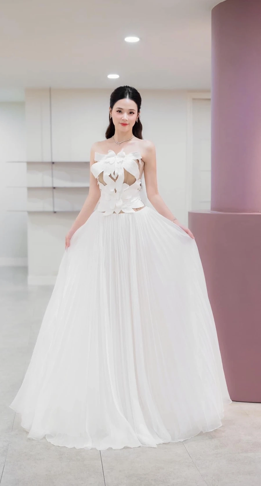 Người yêu Midu luôn được fan hâm mộ quan tâm.