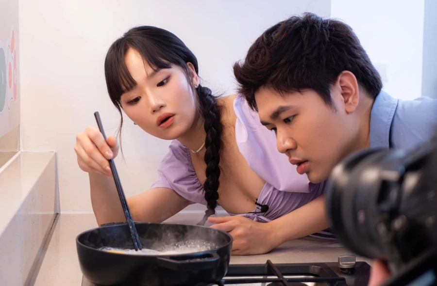 Miu Lê ca sĩ với những giai điệu đi sâu vào lòng người.