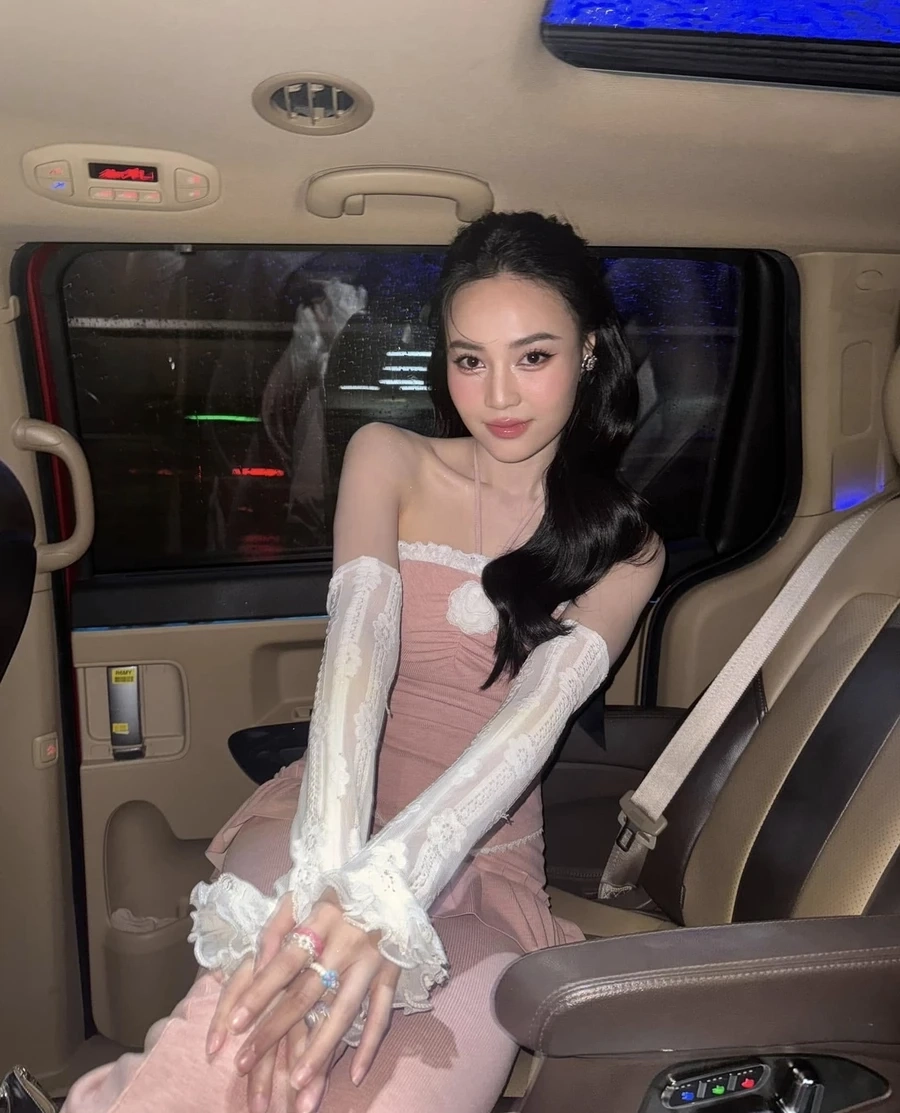 Lan Ngọc Chi Dân gắn bó trong nhiều hoạt động giải trí.