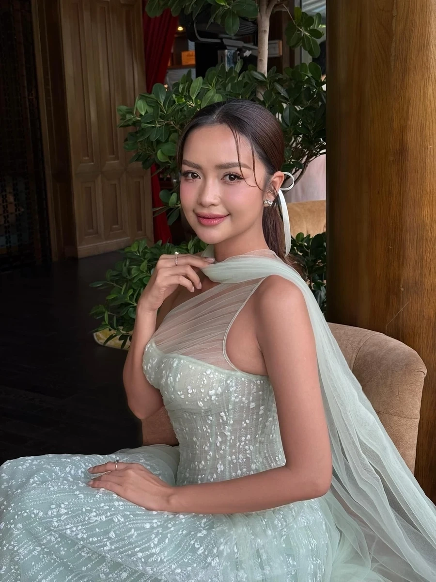 Ngọc Châu Hoa hậu luôn làm người hâm mộ tự hào với vẻ đẹp và tài năng vượt trội.
