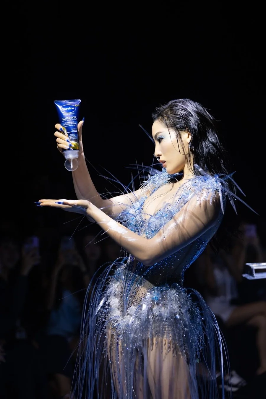 Nguyễn Cao Kỳ Duyên và Nguyễn Ngọc Ngạn là hai tên tuổi luôn được yêu mến trong showbiz.