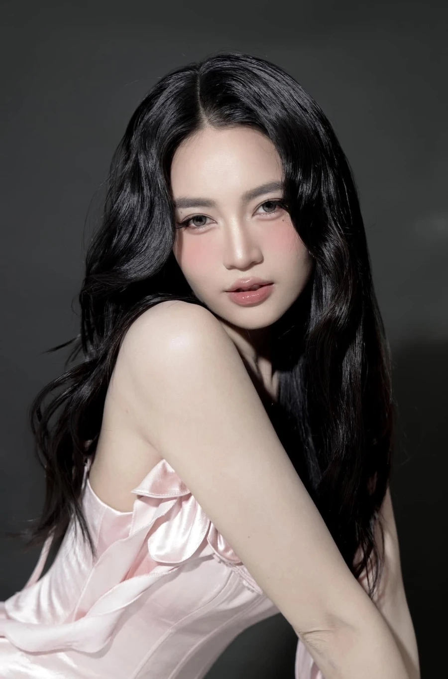 Ninh Dương Lan Ngọc Chi Dân st là chủ đề hot trên các diễn đàn.