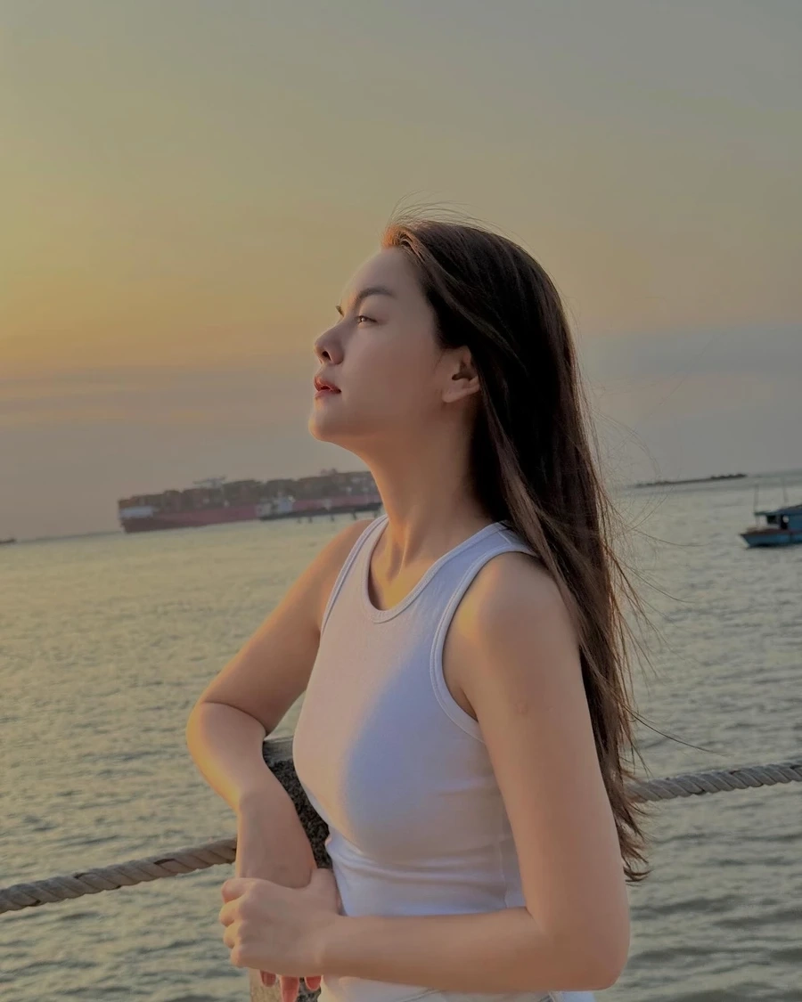 Ca sĩ Quỳnh Anh mang đến giọng hát tràn đầy cảm xúc.