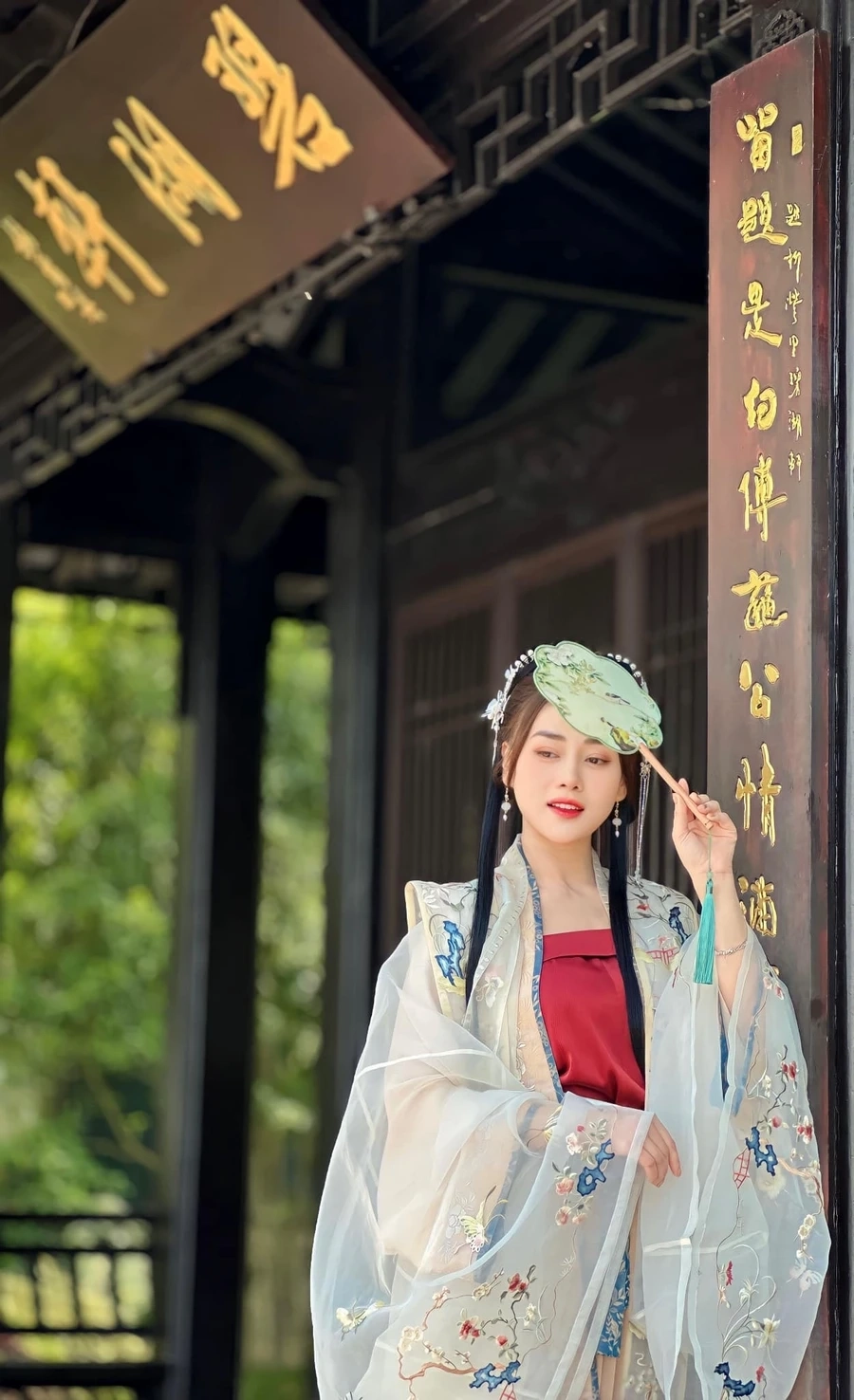 Diễn viên Phương Oanh lấy chồng chưa là câu hỏi được khán giả quan tâm.