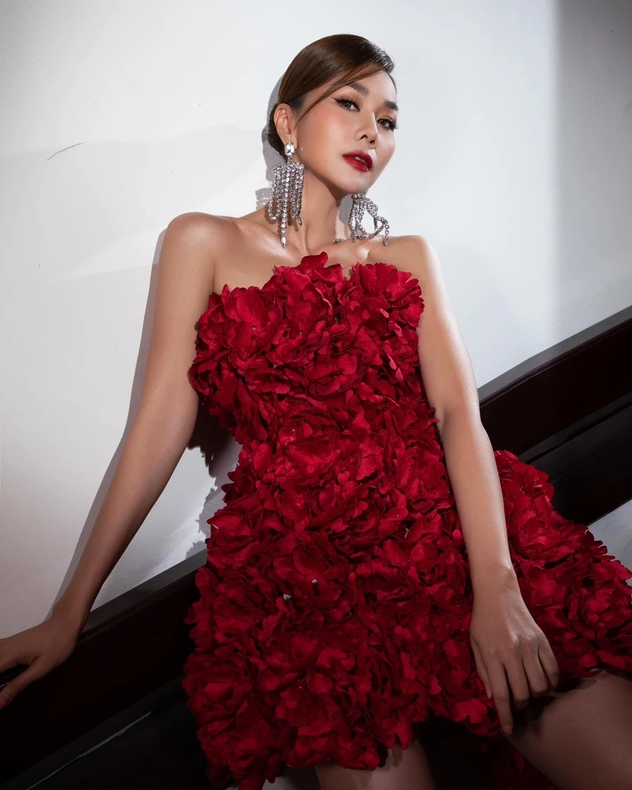 Thanh Hằng Thanh Hà mang đến hình ảnh đẹp về tình bạn và sự nghiệp nghệ thuật bền chặt.