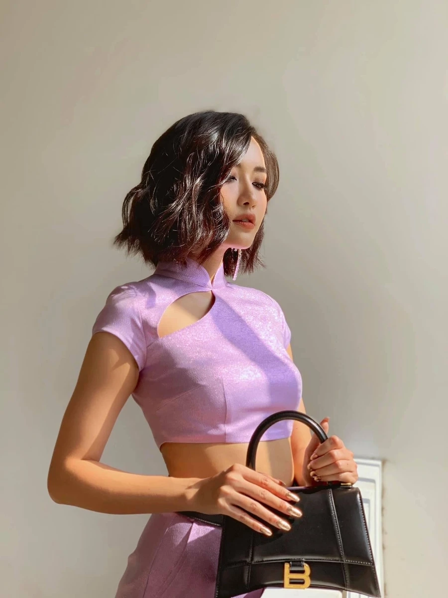 Bich Phuong bùa yêu là bản hit được yêu thích mọi thời đại.