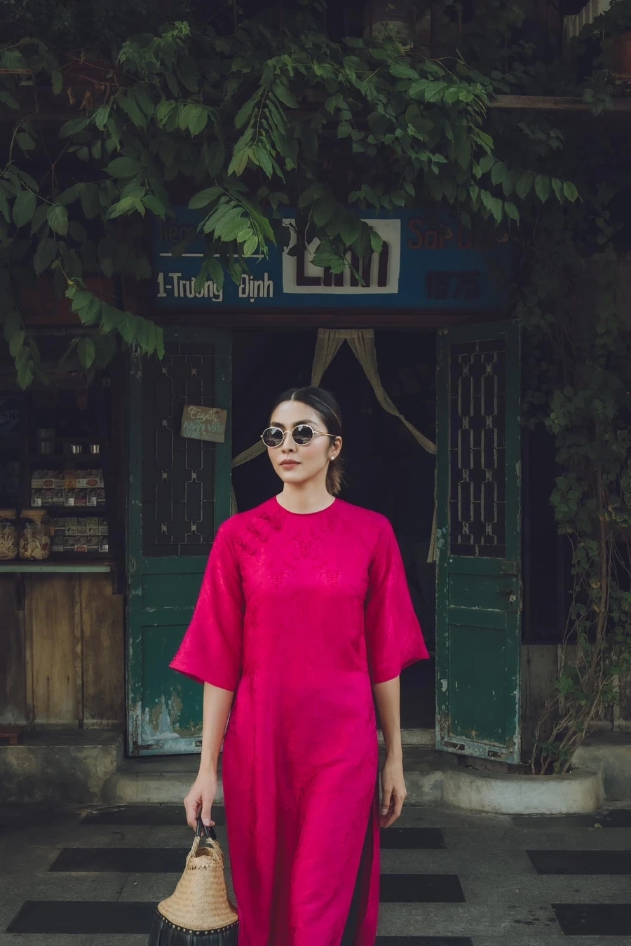 Mẹ chồng Tăng Thanh Hà Thủy Tiên được biết đến với nhiều thành công.