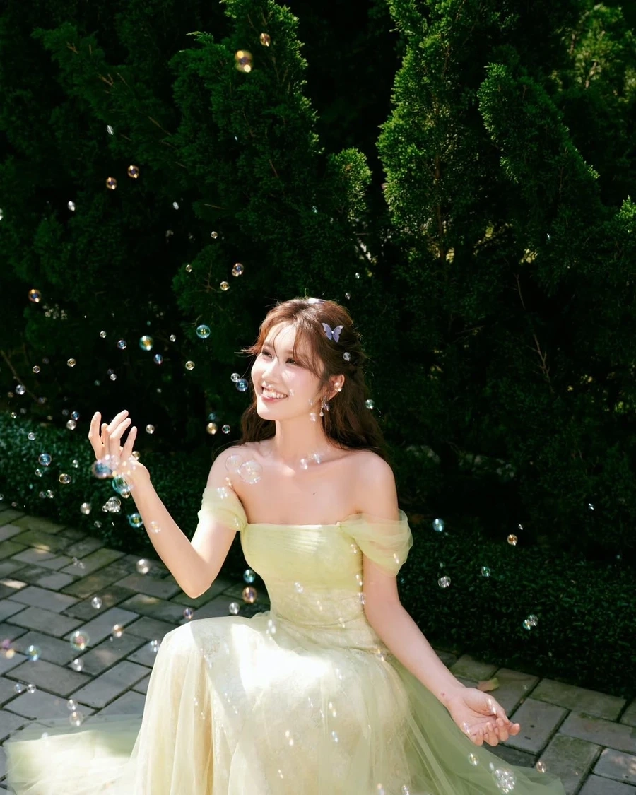 Thúy Ngân và Trương Thế Vinh hẹn hò làm dậy sóng showbiz.