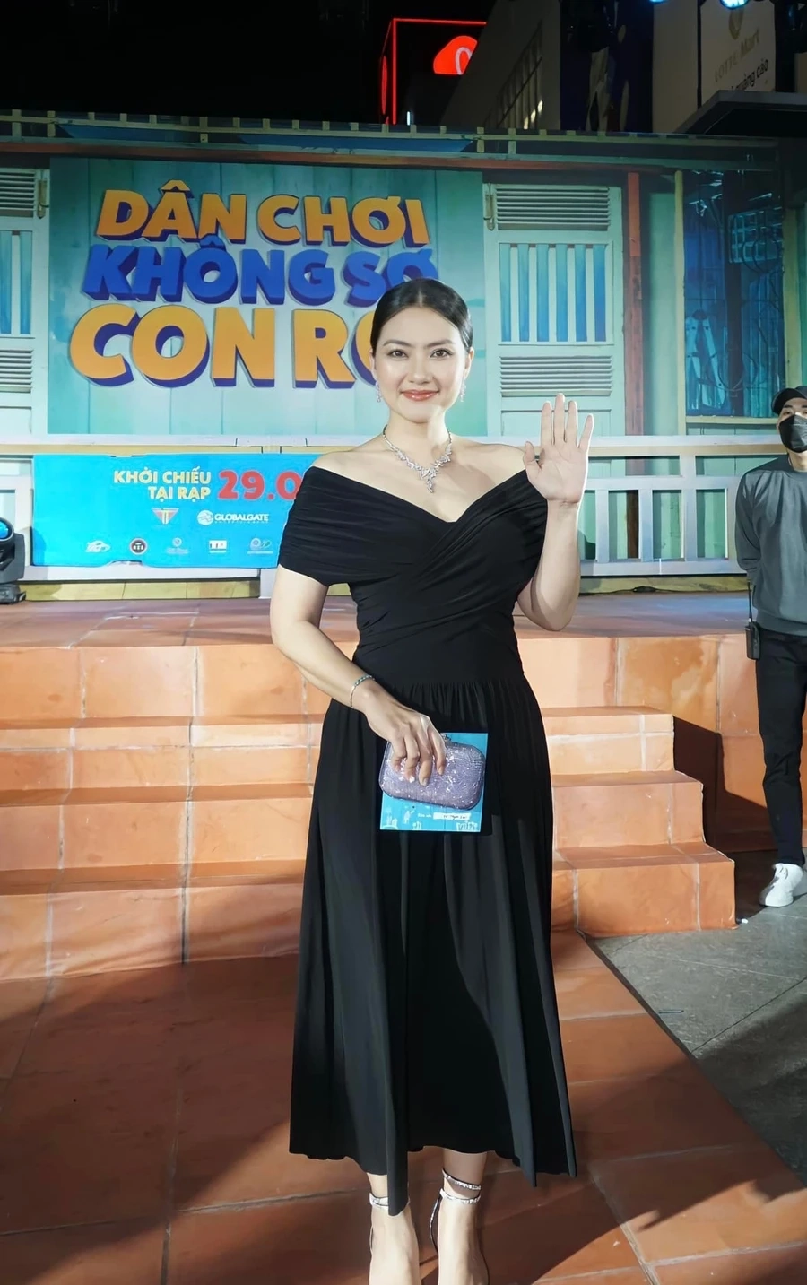Diễn viên Ngọc Lan mấy đôi chồng là chủ đề được quan tâm.