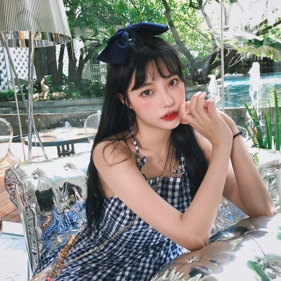 Gái xinh mặc váy trắng luôn tỏa sáng trong sự tinh khiết và thanh thoát, khiến mọi ánh nhìn phải dừng lại!