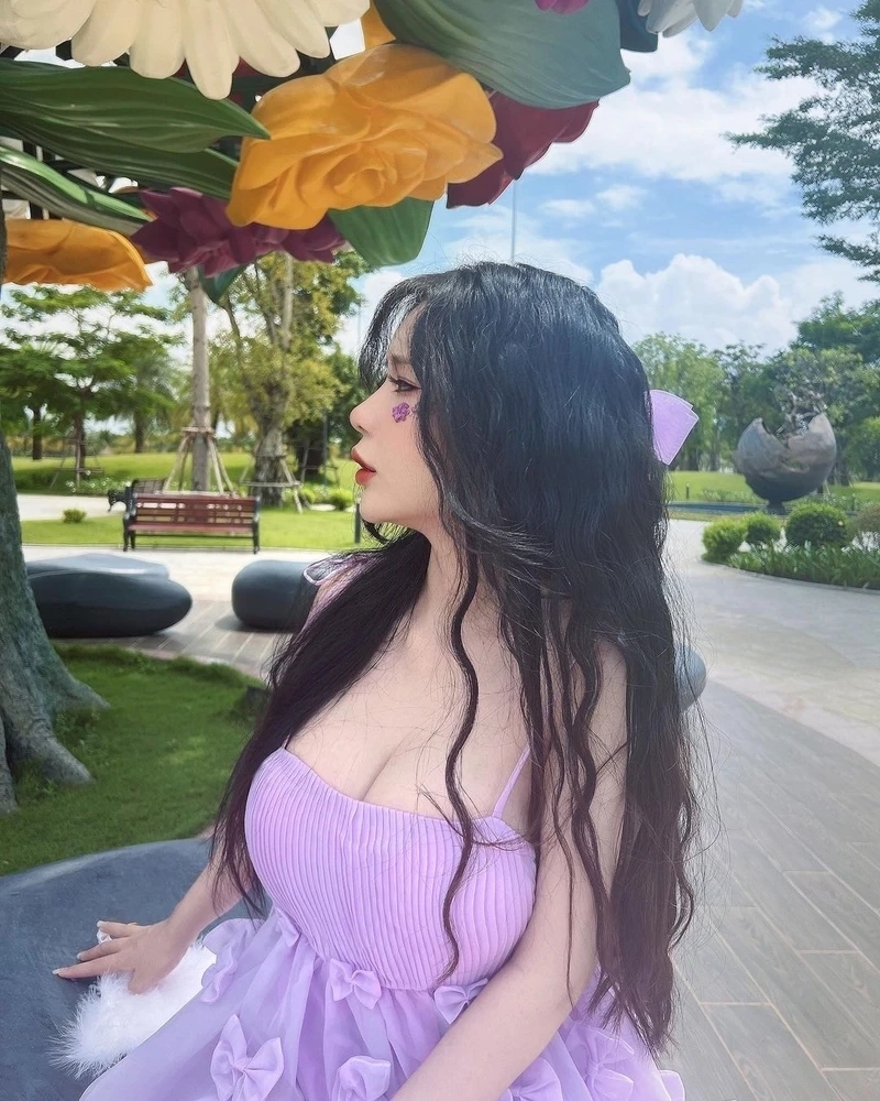 Gái nga instagram nổi bật với nét đẹp quyến rũ, đầy bí ẩn và thu hút.
