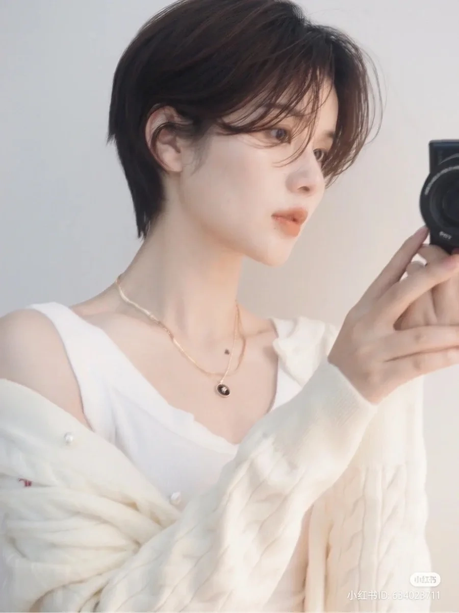 Các kiểu tóc ngắn ngang vai nhẹ nhàng, thanh lịch, phù hợp với nhiều gương mặt!