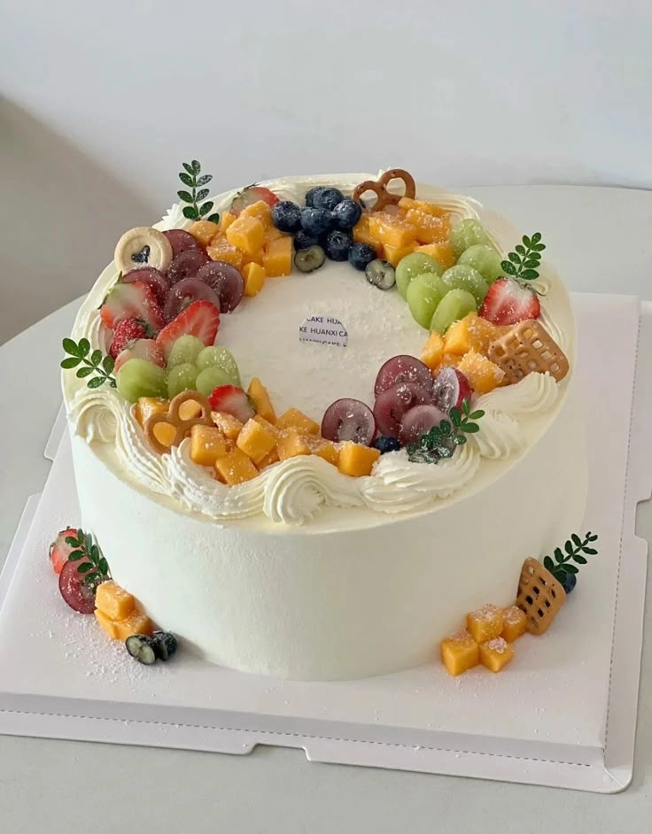 Rực rỡ sắc màu mẫu bánh sinh nhật đẹp hoa quả